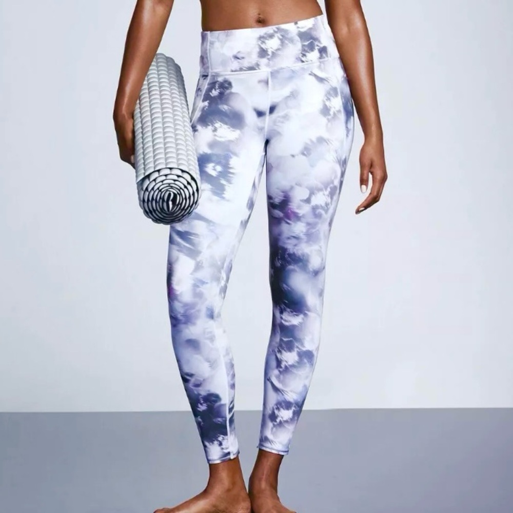 Athleta Run Free Wintergarden 7/8 Tight with Side Pocket